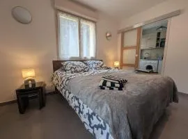 Studio confortable avec espace extérieur privatif - FR-1-611-109