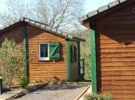 Chalet avec Terrasse pour 4 personnes à Naucelle - API-1-52-380
