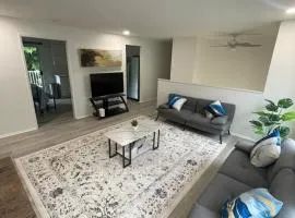 Cozy home in Kent, Newly remodel, New furniture