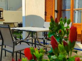 GDE Spetses 3BR apartment1，位于斯派赛斯的宠物友好酒店