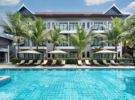 Howard Johnson by Wyndham Phuket Naiyang，位于他朗普吉岛国际机场 - HKT附近的酒店
