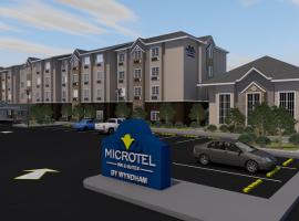 Microtel Inn & Suites By Wyndham Cuauhtemoc, Chih.，位于Cuauhtémoc的酒店