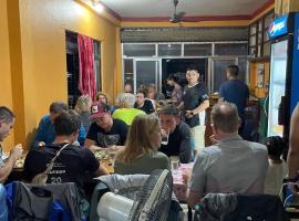 Sunita Hotel And Lodge，位于Rāmechhāp的酒店