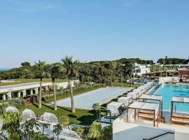 SO/ Sotogrande Spa & Golf Resort Hotel，位于索托格兰德的酒店