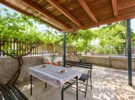 1 Bedroom Cozy Apartment In Stivan