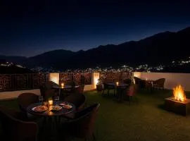 Hotel Himalayan Hill Queen -Centrally Heated & Air cooled # On Mall Road# Best Selling Hotel in Mcleodganj
