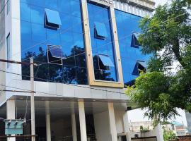D P Palace，位于Chaudhary Charan Singh International Airport的酒店