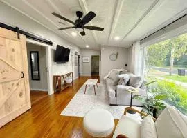 Home in the Heart of Alex Bay Near Boldt Castle!