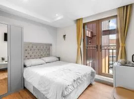 Ensuite Double Godino Hotel by Ilford Station