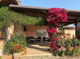 Villa Sofia Garden & Relax，位于Marconia的酒店