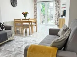 Spacious 5-Bedroom Family Home with Garden
