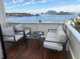 Apartment with seaview，位于Gjesv&aelig;r的宠物友好酒店