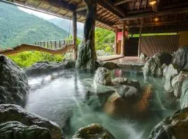 卡祖拉巴希酒店