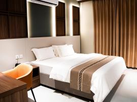 Jarzez Hotel Apartments Al Hail，位于锡卜的酒店