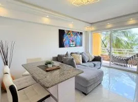 Premium Lecheria - Oceanfront, Pool & Relax