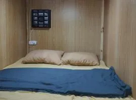 Capsule bed
