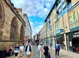 2-Bed York City Centre Apartment - Top Location & Great Views