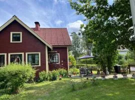 Viehättävä talo Mäntässä.