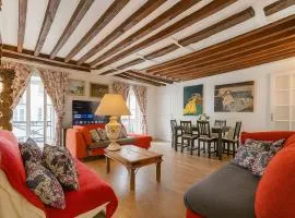 Spacious Apartment in Montparnasse