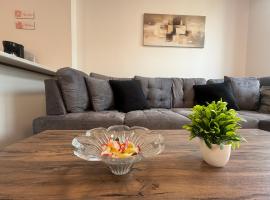 Upscale Niagara Falls Getaway - BRAND NEW，位于尼亚加拉瀑布的酒店