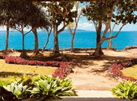 Seahorse Lodge - Port Vila's WOW Factor! Huge 5 Bedroom, 3 Bath Seaside Paradise，位于维拉港的带停车场的酒店