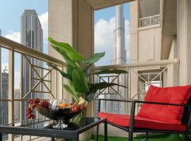 Stunning Burj Khalifa View Downtown - One Bedroom Apartment，位于迪拜的酒店