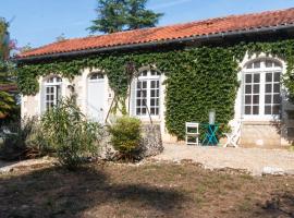 Villa au bord de la Charente，位于雅尔纳克的酒店