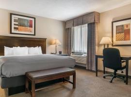 旅馆及套房品质酒店，位于Ceresco的酒店