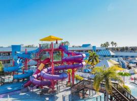 Ramada by Wyndham Flamingo Water Park，位于基西米的酒店