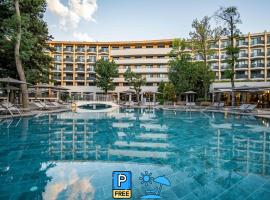 HVD Club Bor Ultra All Inclusive - Private Beach & Free parking，位于阳光海滩的酒店