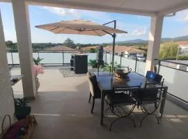 VILLA entre mer, montagnes, étangs et rivières