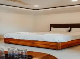 Sayora Hotel