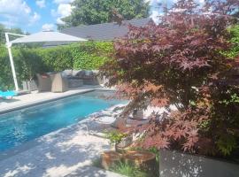 PINE COTTAGE- 5 minutes Francorchamps - charme -piscine-calme-jardin，位于Sart的乡村别墅