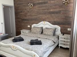 Antique Charm Home SPA&FUN，位于莱斯诺夫的酒店