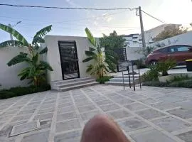 Maison haut standing a côté de la palage