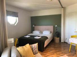 Cosy apartment in the city center FREE PARKING，位于凯米的酒店