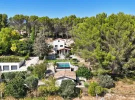 Altinea - Family Home with Infinity Pool