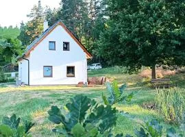 Klidná lokalita Na kraji lesa, celý dům s úschovnu kol