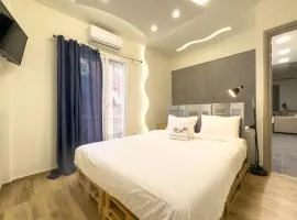 Athenian Hideaway - Spa Tub and Walk to Metro