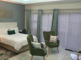 Inspire Cottage near OR Tambo Airport & Greenstone，位于伊登维尔的酒店