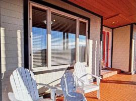 Beaches Downtown Suite In Sechelt，位于锡谢尔特的酒店