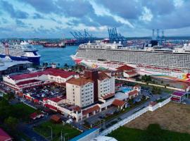 科隆2000丽笙酒店，位于科隆的酒店