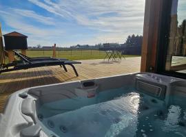 Tiny House avec Spa privatif，位于Boigny-sur Bionne的酒店