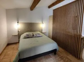 L'Olive, chambre agréable au Mas des Roses