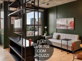 Luix Londrina Flat c jacuzzi, 43m2，位于隆德里纳的带热水浴缸的酒店
