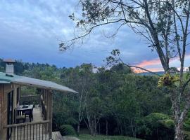 Glamping La Carlina，位于瓜尔内的酒店