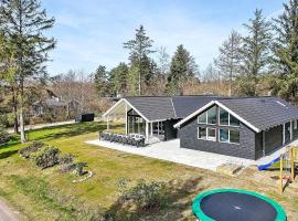 Luxury Pool Retreat Udsholt - By Traum Ferienwohnungen，位于Græsted的酒店