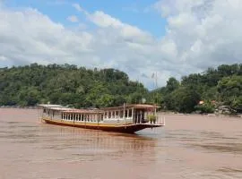 2 days Mekong cruise package with Mekong Lover Cruise from Houay Xay to Luang Prabang or Mekong cruise from Luang Prabang to Huay Xai - Thailand