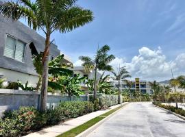 Condo Paradisiac Beach Club 2BDR，位于Richmond的酒店