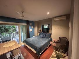 Le BUNGALOW CALEDONIEN DE SARRAMEA DEPAYSEMENT，位于Sarraméa的酒店